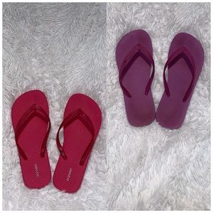 Classic Old Navy flip-flops!! Two pairs!!